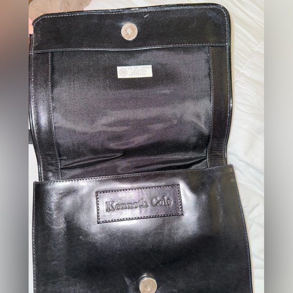 Vintage Kenneth Cole Genuine Leather Crossbody - Picture 6 of 7